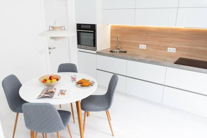 Freedom Apartments In The Heart Of Lviv - Balabana Str And Svoboda Avenue Ngoại thất bức ảnh