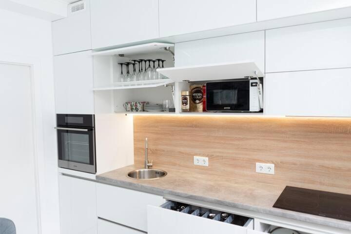 Freedom Apartments In The Heart Of Lviv - Balabana Str And Svoboda Avenue Ngoại thất bức ảnh